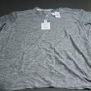 💙2/$25 Or 4/$40 Grey and white Tenth and Ocean shirt size Medium nwt